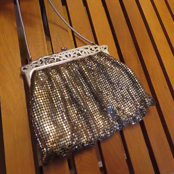 Vintage Sterling Silver  Frame and Beaded Evening Purse. - Picture 5 of 6